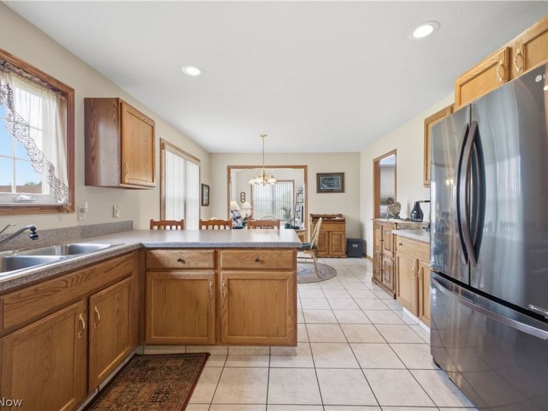 2018 Fox Chase Court, Mineral Ridge, OH 44440 Photo 9