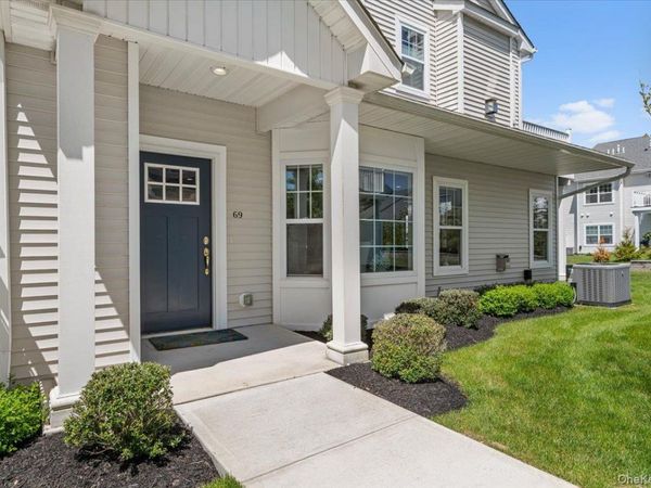 69 Avery Drive S, Center Moriches, NY 11934