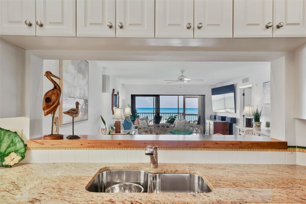 8830 S Sea Oaks Way, Unit 106, Vero Beach, FL 32963 Photo
