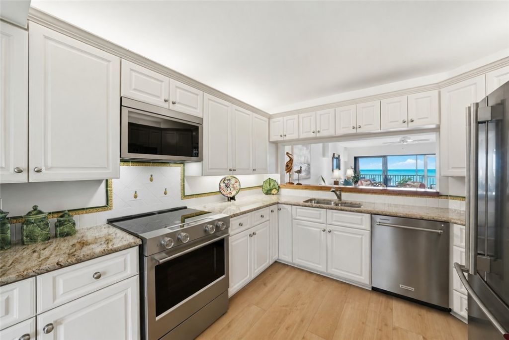 8830 S Sea Oaks Way, Unit 106, Vero Beach, FL 32963 Photo