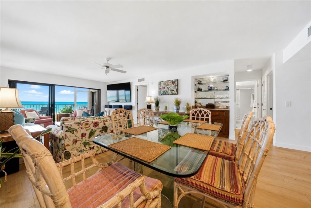 8830 S Sea Oaks Way, Unit 106, Vero Beach, FL 32963 Photo