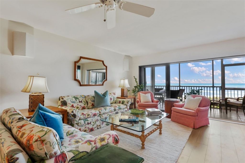 8830 S Sea Oaks Way, Unit 106, Vero Beach, FL 32963 Photo
