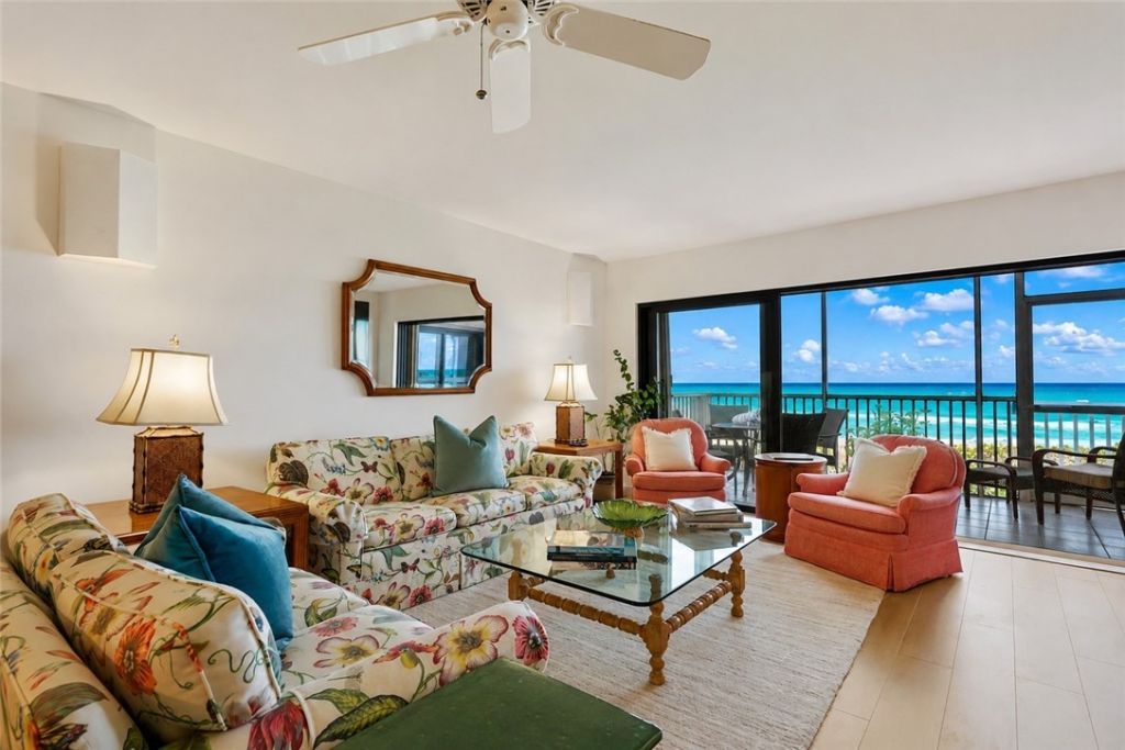 8830 S Sea Oaks Way, Unit 106, Vero Beach, FL 32963 Photo