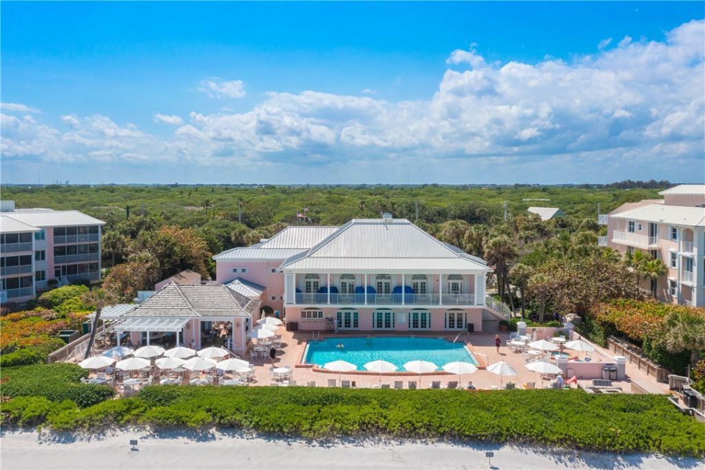 8830 S Sea Oaks Way, Unit 106, Vero Beach, FL 32963 Photo