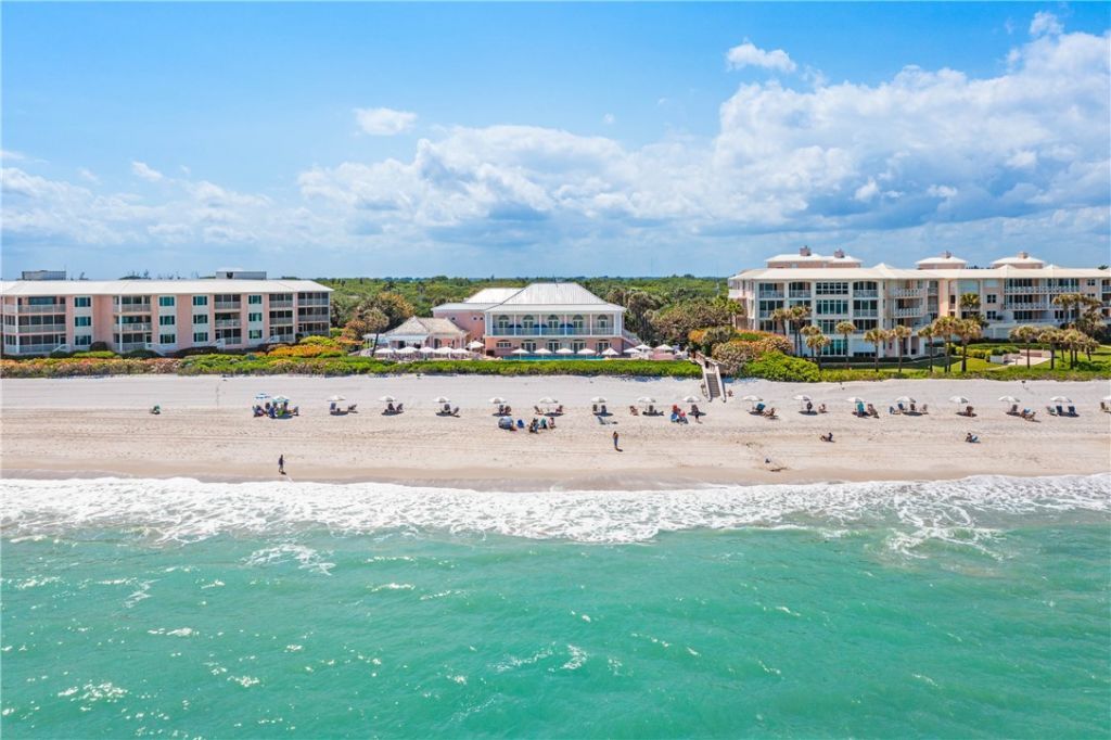 8830 S Sea Oaks Way, Unit 106, Vero Beach, FL 32963 Photo