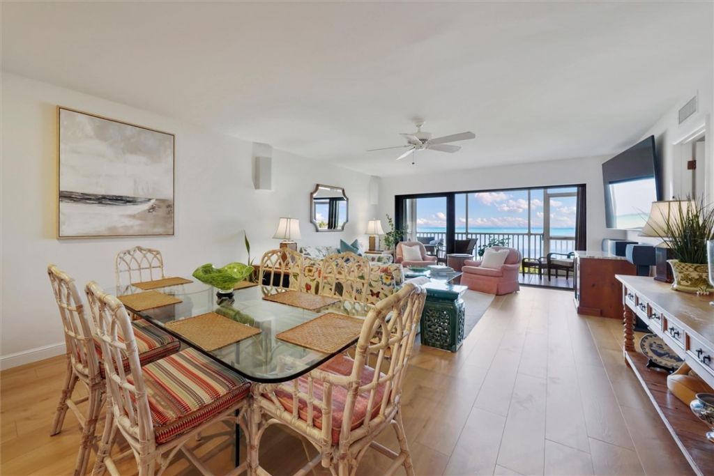 8830 S Sea Oaks Way, Unit 106, Vero Beach, FL 32963 Photo