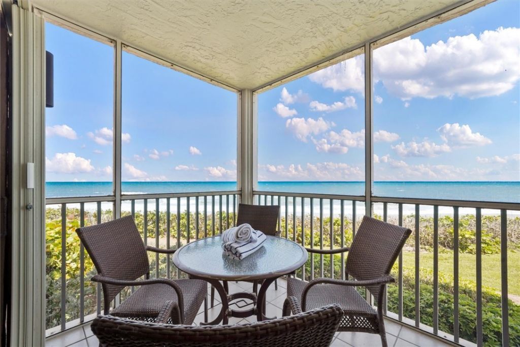 8830 S Sea Oaks Way, Unit 106, Vero Beach, FL 32963 Photo