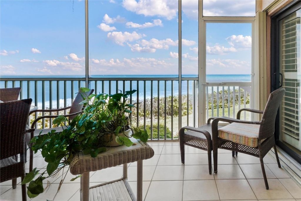 8830 S Sea Oaks Way, Unit 106, Vero Beach, FL 32963 Photo