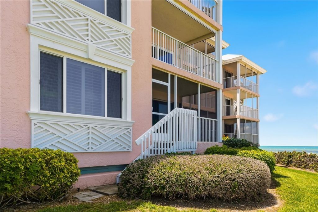 8830 S Sea Oaks Way, Unit 106, Vero Beach, FL 32963 Photo