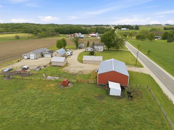 2838 210th Street, Earlville, IA 52041