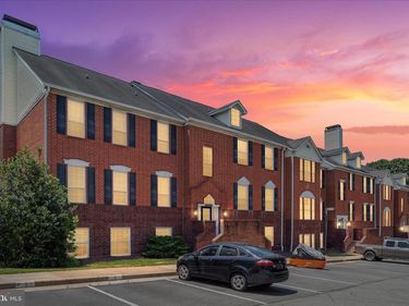 664 GATEWAY DRIVE SE , Unit 302, LEESBURG, VA 20175