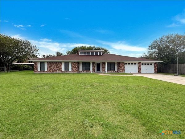 420 El Camino Real Street , Port Lavaca, TX 77979
