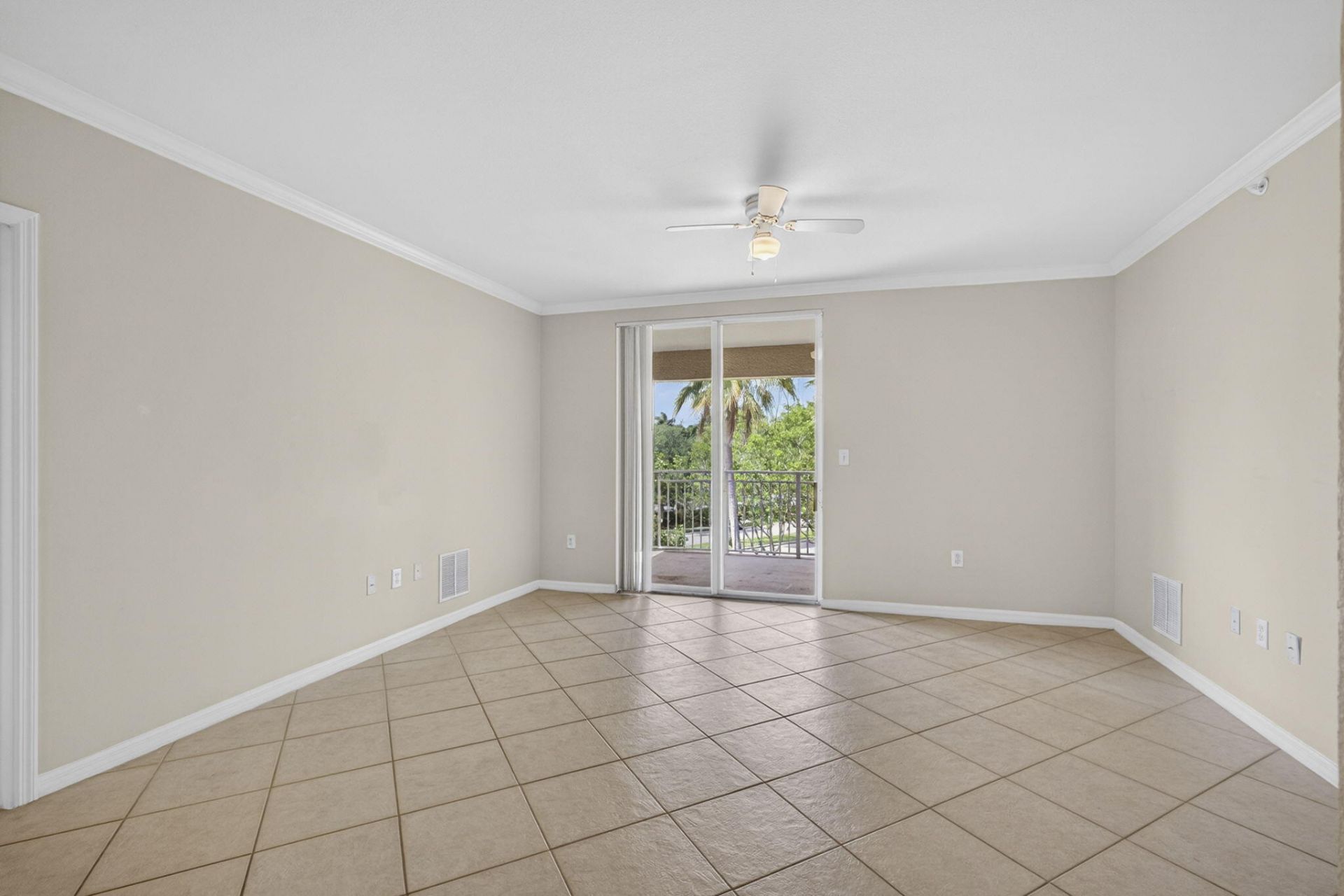 6510 Emerald Dunes Drive, Unit 308, West Palm Beach, FL 33411 Photo