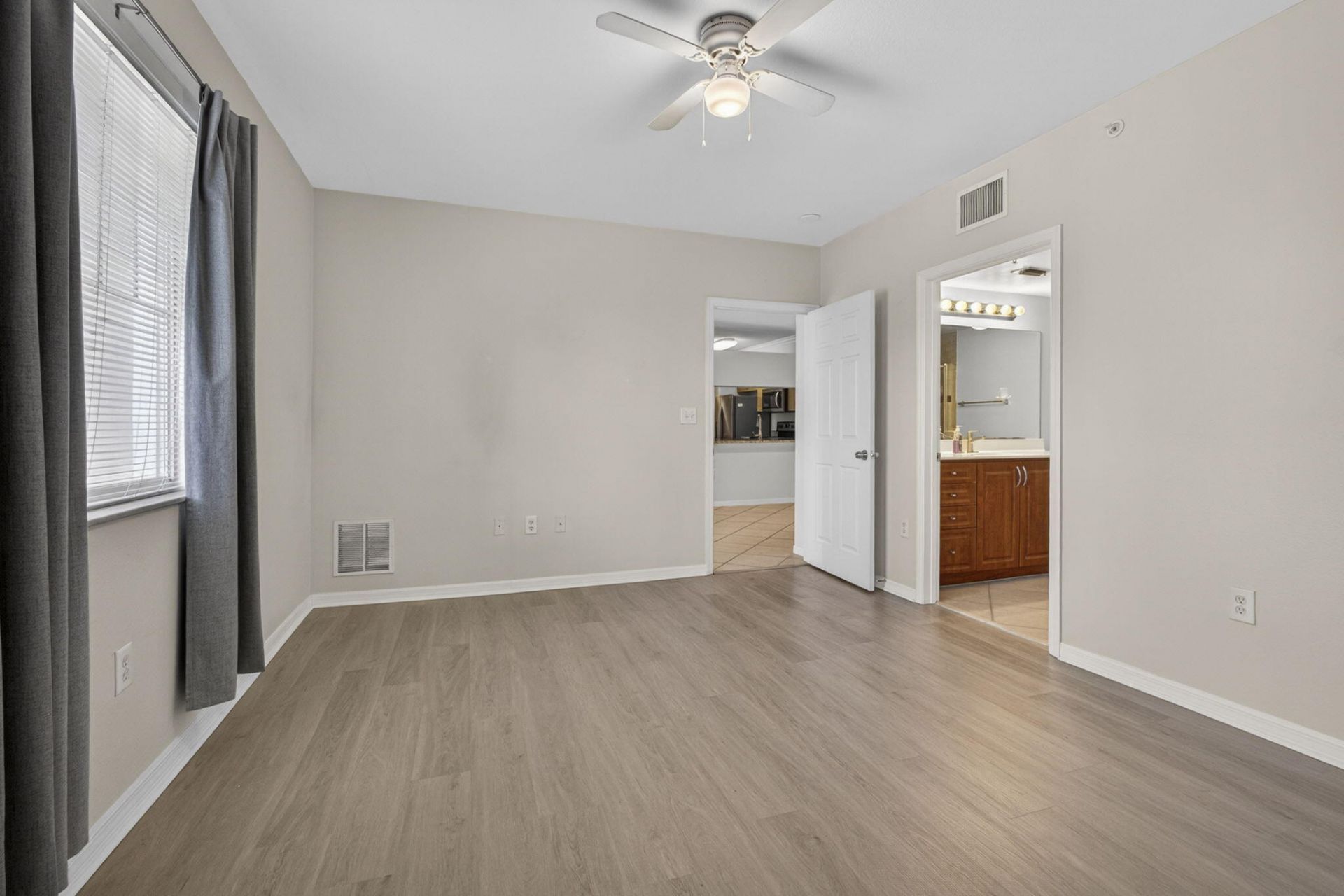 6510 Emerald Dunes Drive, Unit 308, West Palm Beach, FL 33411 Photo