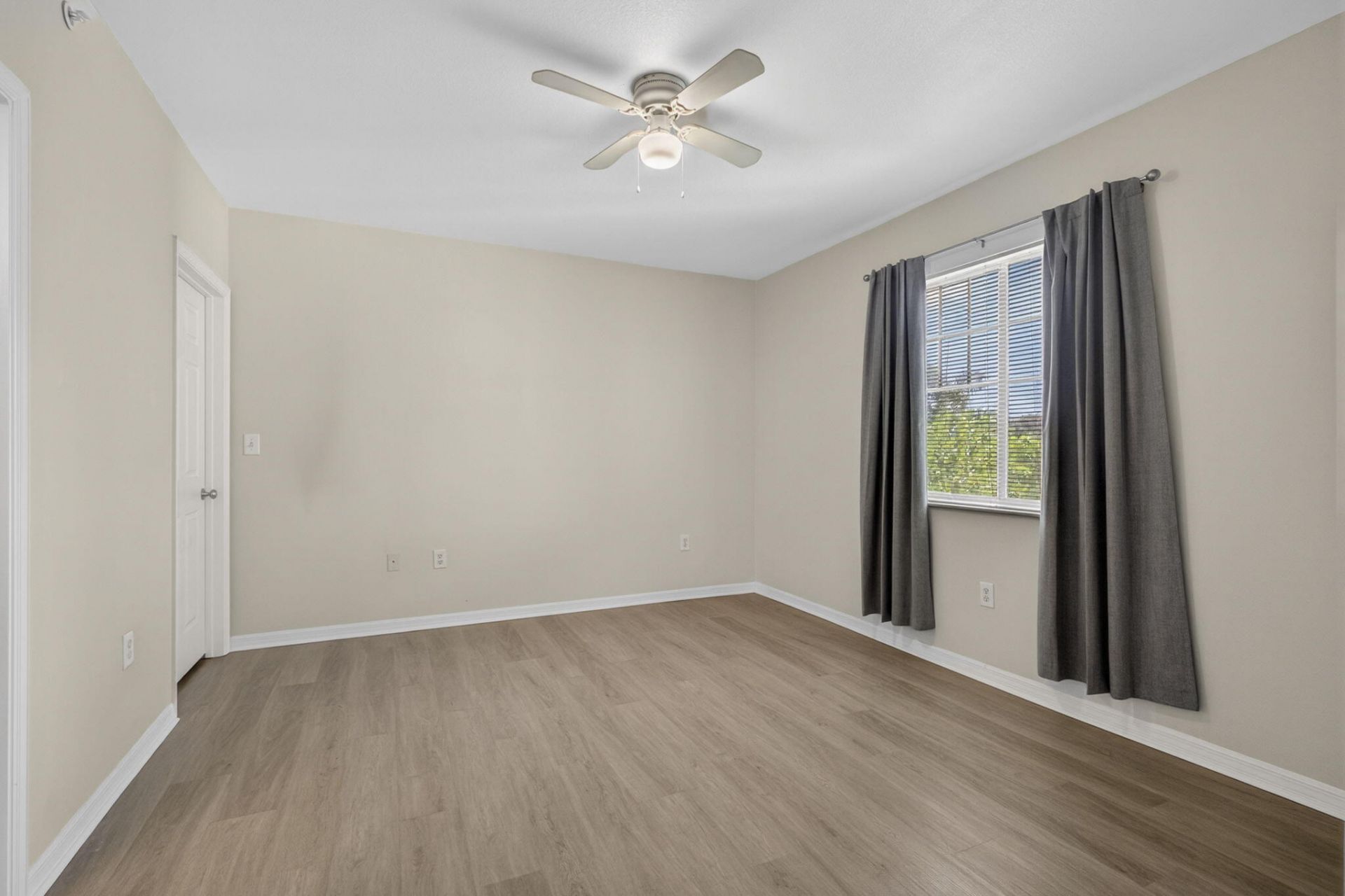6510 Emerald Dunes Drive, Unit 308, West Palm Beach, FL 33411 Photo