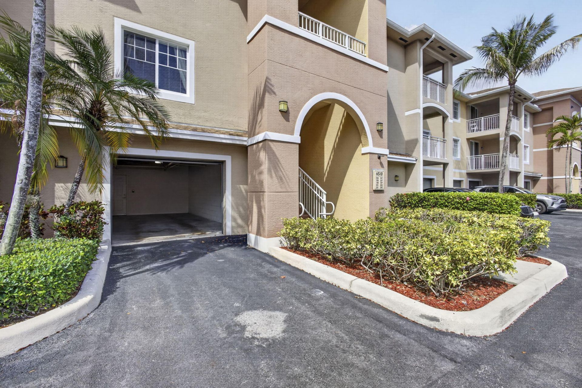 6510 Emerald Dunes Drive, Unit 308, West Palm Beach, FL 33411 Photo