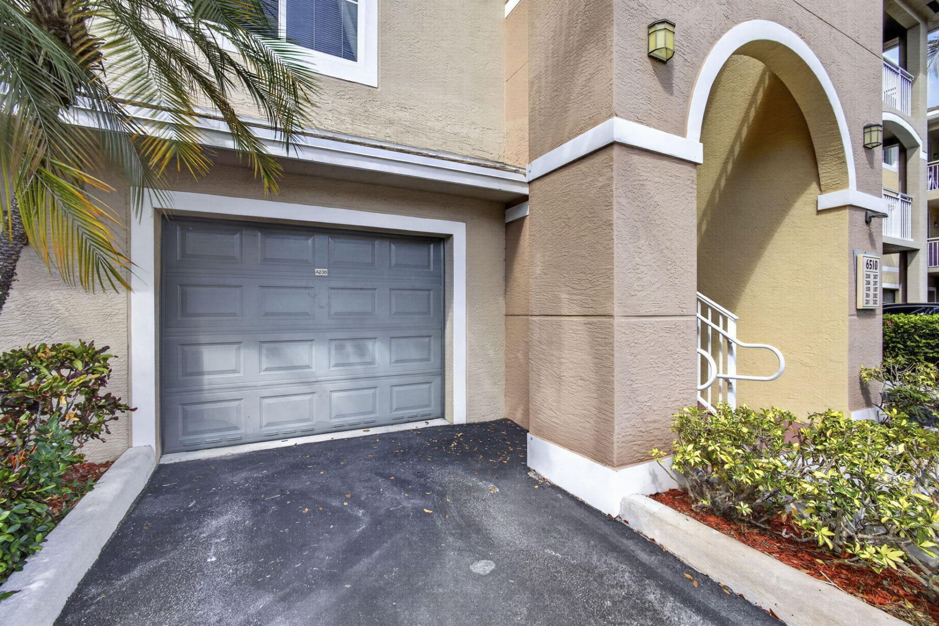 6510 Emerald Dunes Drive, Unit 308, West Palm Beach, FL 33411 Photo