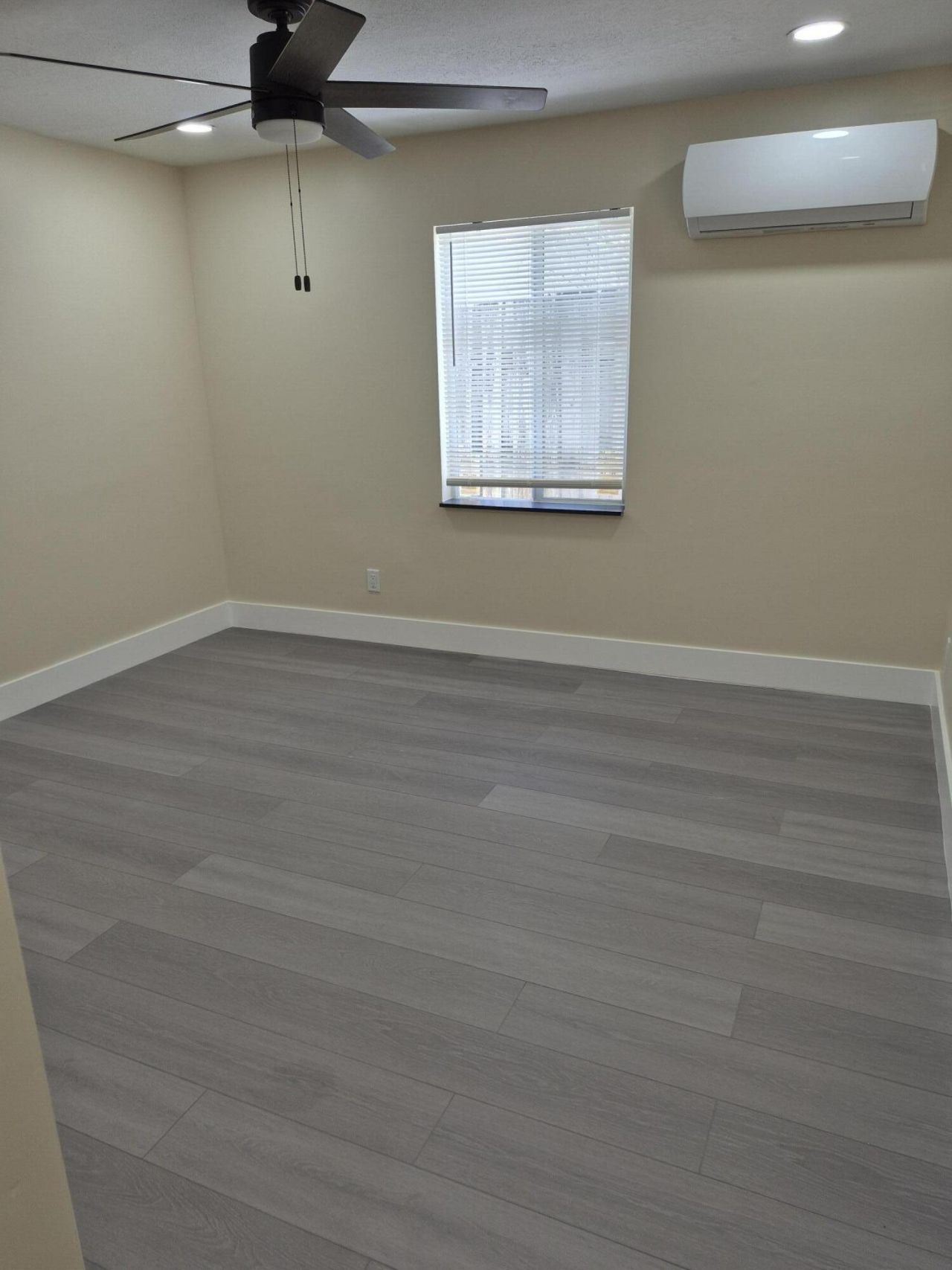 11320 NW 31st, Sunrise, FL 33323 Photo