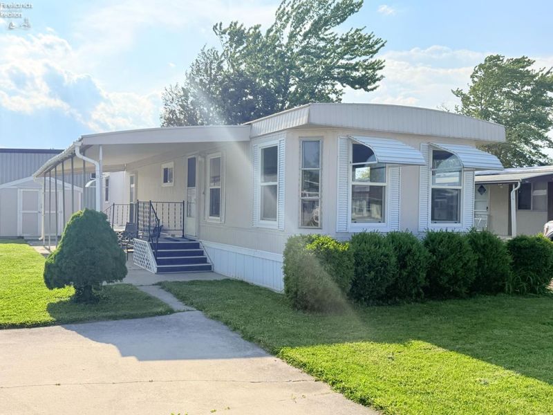 196 Rathbun Drive, Marblehead, OH 43440 Photo 1