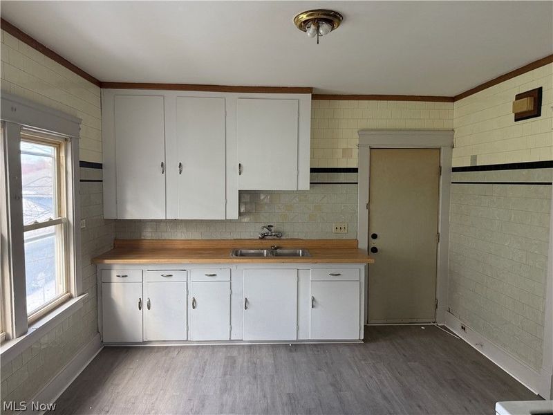 16219 Huntmere Avenue, Cleveland, OH 44110 Photo 7