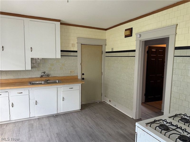 16219 Huntmere Avenue, Cleveland, OH 44110 Photo 8