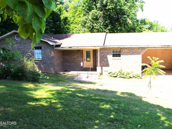 1406 Sweetwater Vonore Rd, Sweetwater, TN 37874