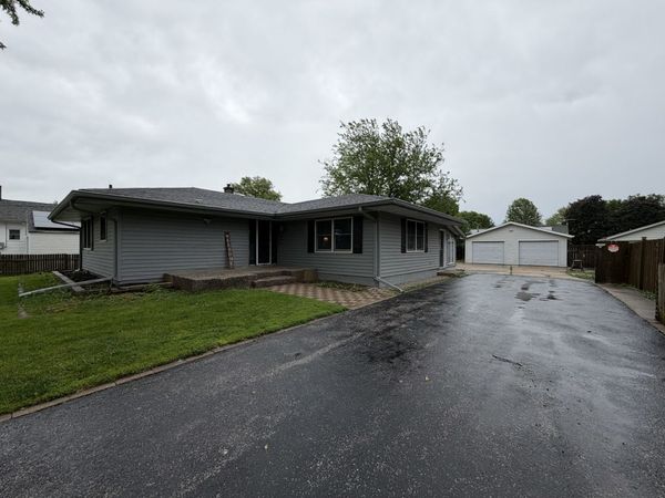 201 N Scandia Street , Alpha, IL 61413