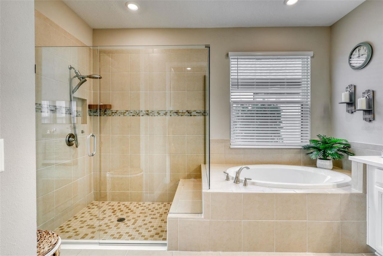 6374 Grandview Hill Court , Bradenton, FL 34203 Photo