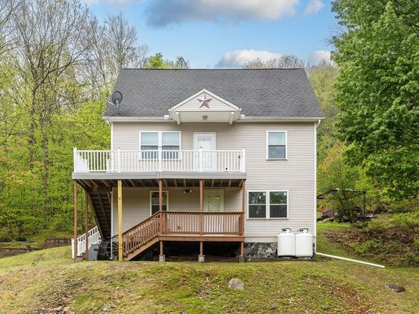 302 Middlefield Rd, Chester, MA 01011