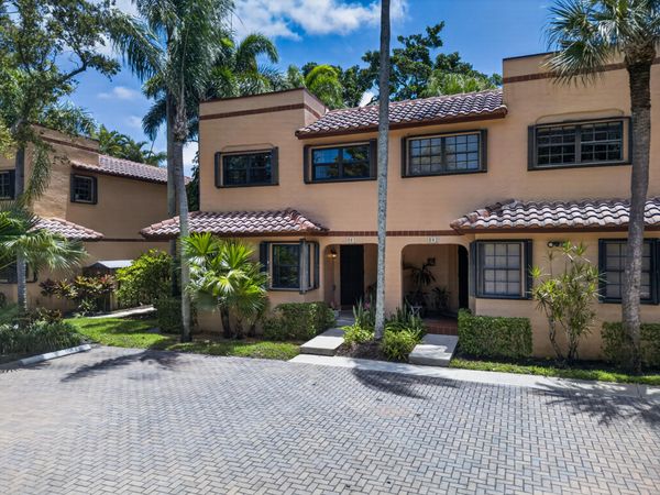 200 NE 17th Court, Unit 801, Fort Lauderdale, FL 33305