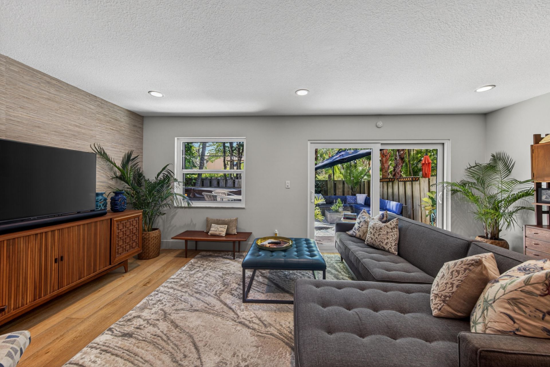 200 NE 17th Court, Unit 801, Fort Lauderdale, FL 33305 Photo