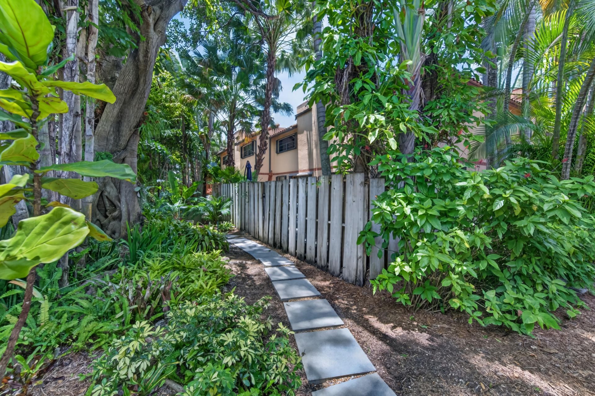 200 NE 17th Court, Unit 801, Fort Lauderdale, FL 33305 Photo