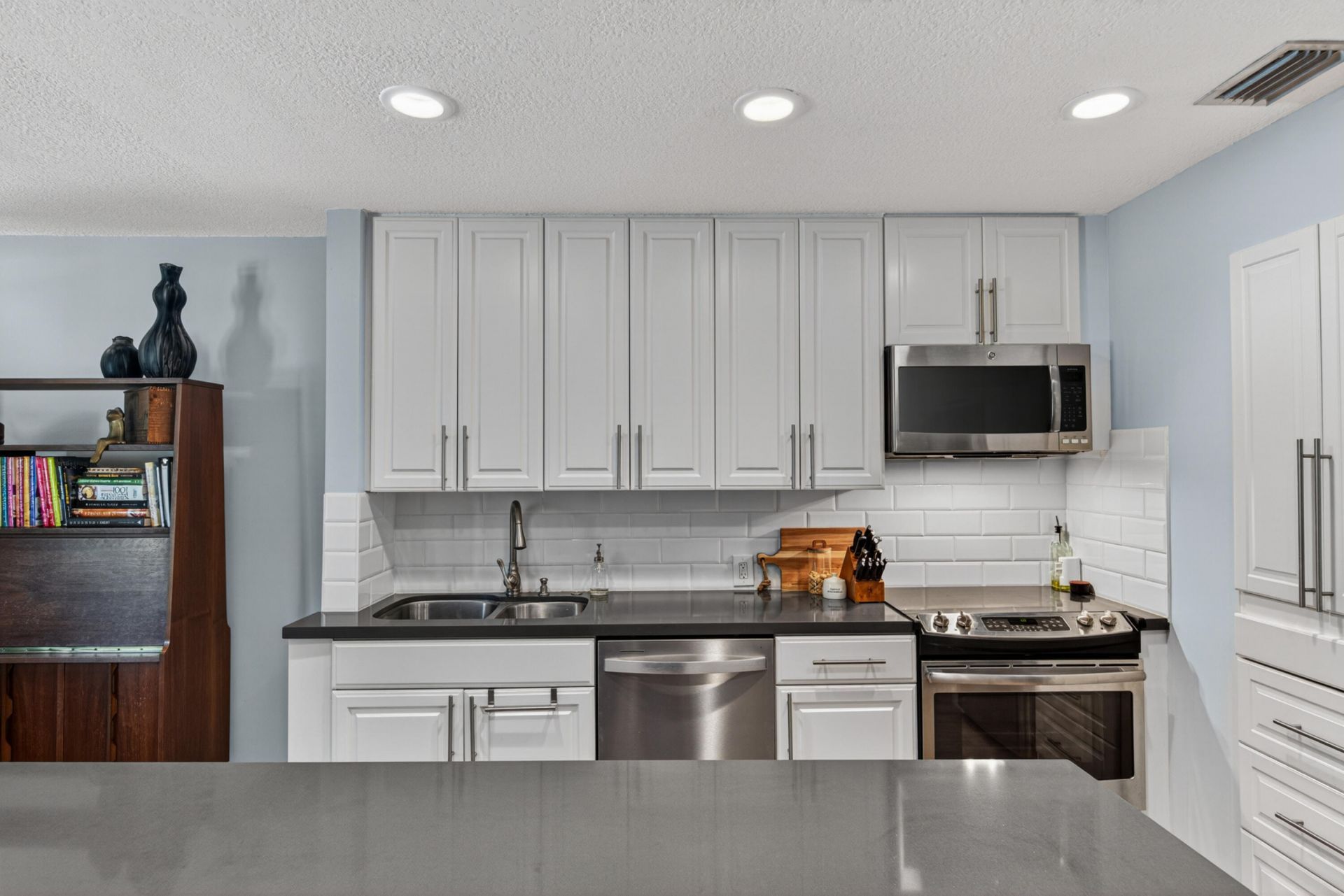 200 NE 17th Court, Unit 801, Fort Lauderdale, FL 33305 Photo