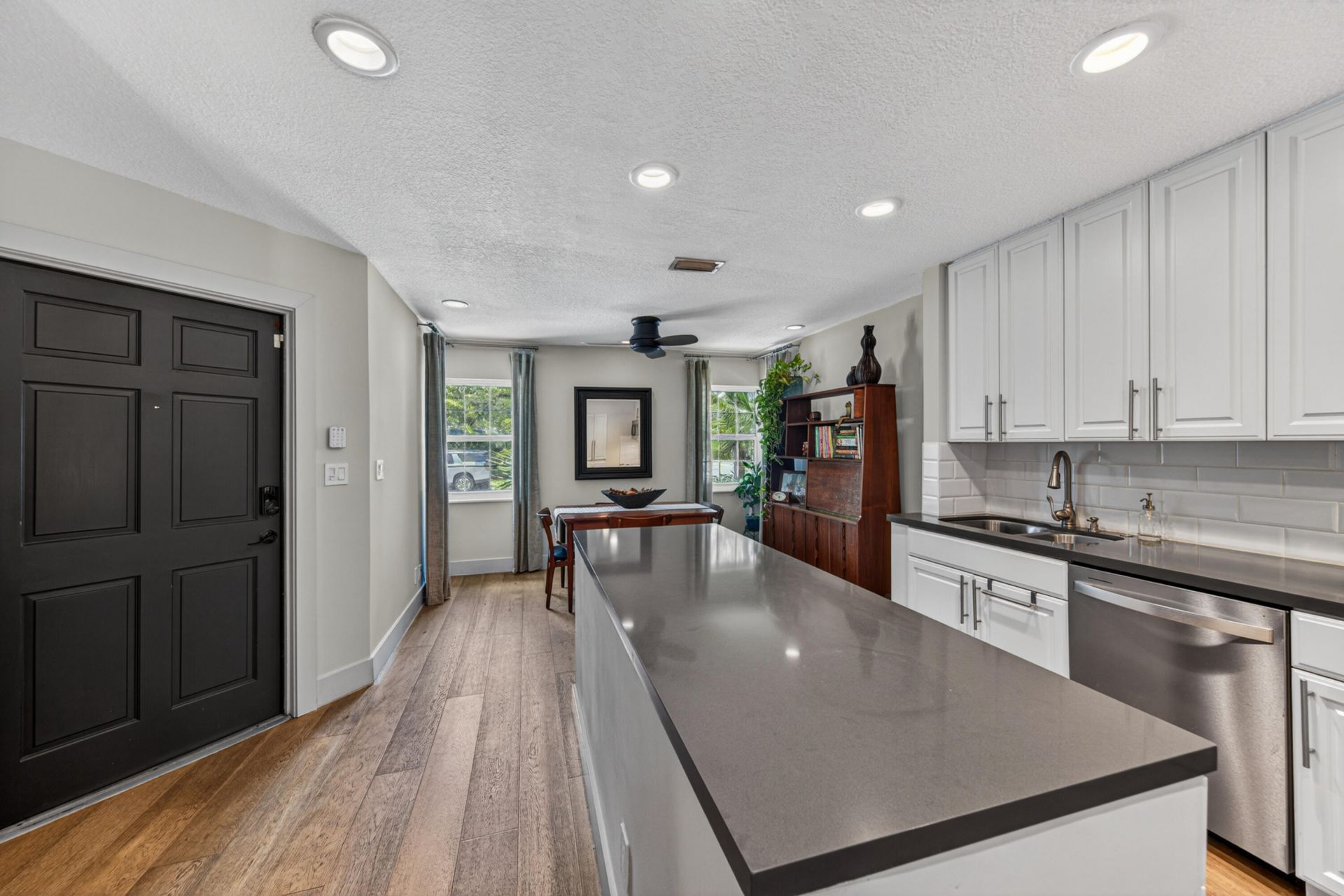 200 NE 17th Court, Unit 801, Fort Lauderdale, FL 33305 Photo