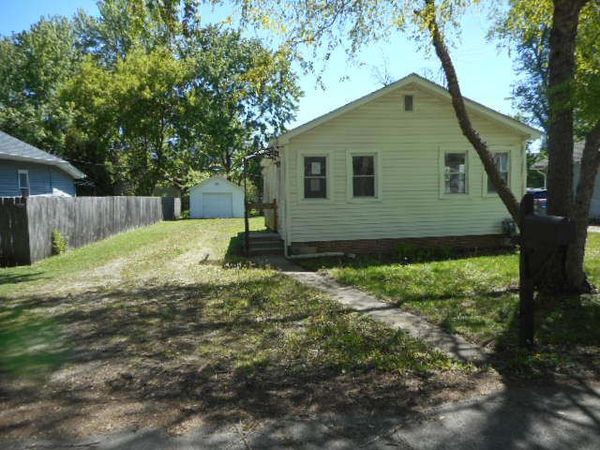 121 Lakewood Avenue , Crystal Lake, IL 60014