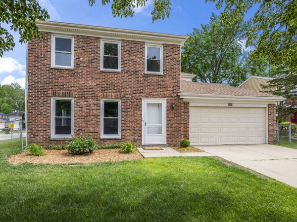 5039 Chambers Drive , Hoffman Estates, IL 60010
