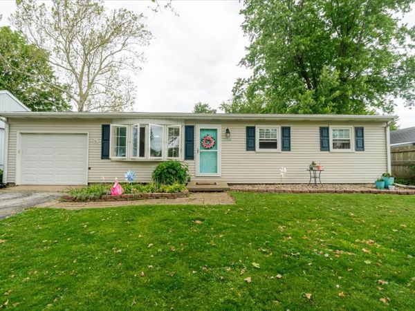 1714 Lawndale Way , Bloomington, IL 61704
