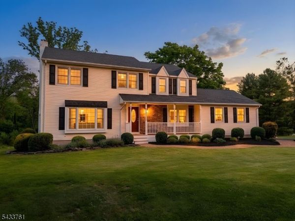 301 Heritage Dr, Readington, NJ 08889