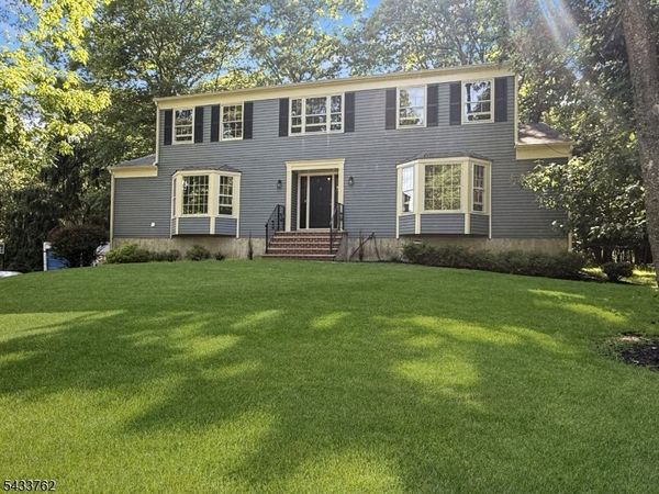 21 Laurel Hill Dr, Randolph, NJ 07869