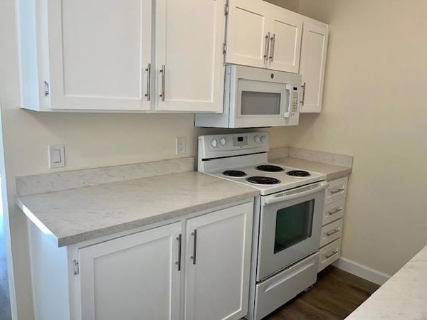 406 Boardwalk Avenue , Unit 9, San Bruno, CA 94066