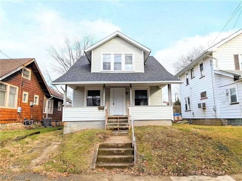 864 10th Street NE, Massillon, OH 44646 Photo 1