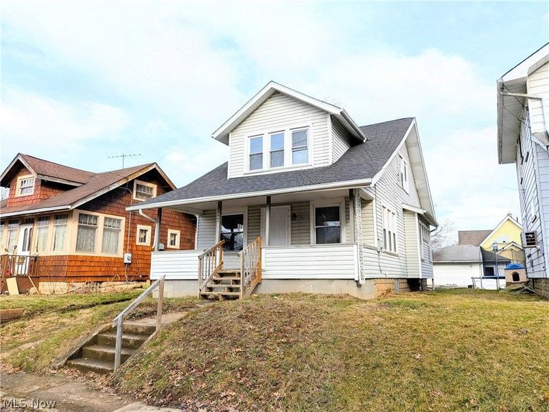 864 10th Street NE, Massillon, OH 44646 Photo 2