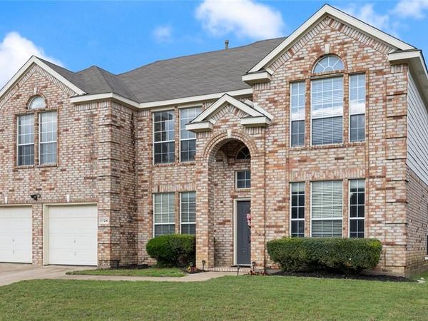 7724 Brook Meadow Lane, Fort Worth, TX 76133