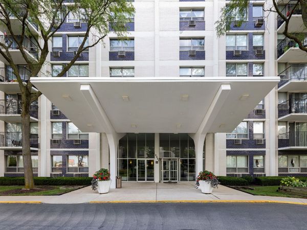 9001 Golf Road , Unit 9C, Des Plaines, IL 60016