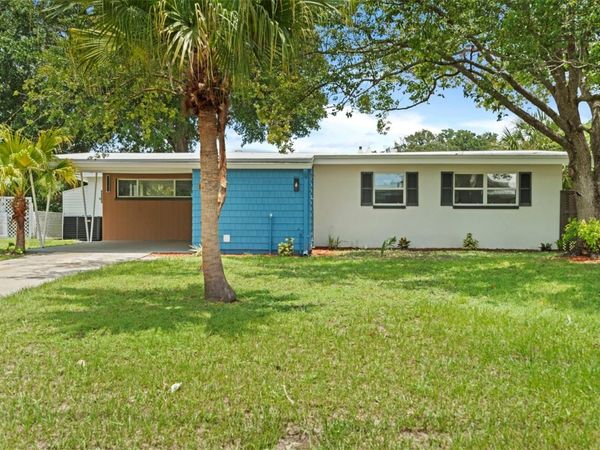 10221 N FLEETWOOD DRIVE, TAMPA, FL 33612