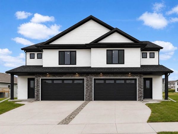 1422 Winterberry Ln, North Liberty, IA 52317