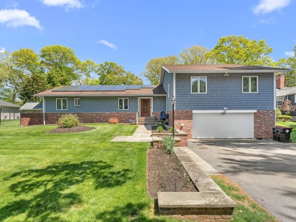 59 Briarcliff Rd, Brockton, MA 02301