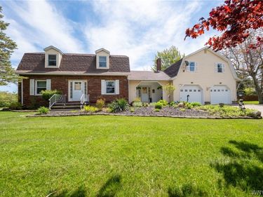 6275 Eckhardt Road, Lake View, NY 14085