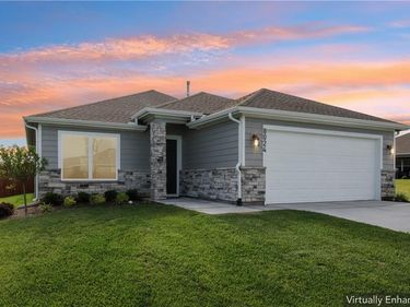 8024 6th Street, Blue Springs, MO 64014