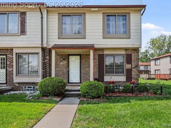 17010 Kingsbrooke Drive, Clinton Twp, MI 48038